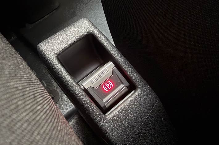 Hvid Opel Vivaro-e fra 2023