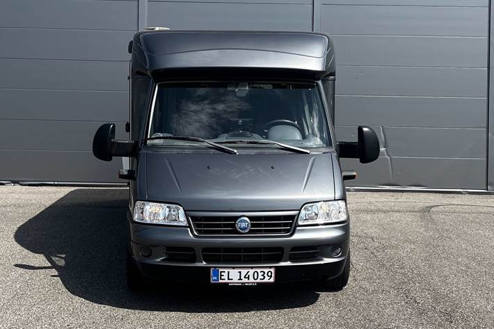 Grå Fiat Ducato fra 2003