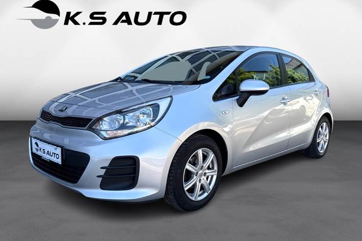 Sølv Kia Rio fra 2015