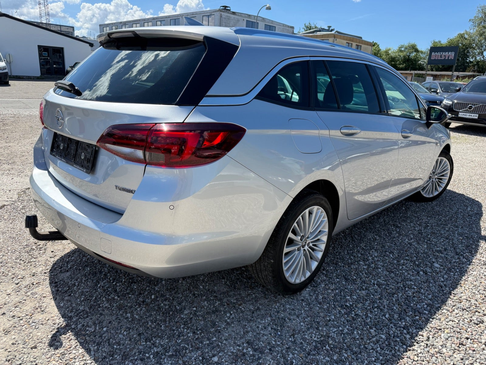 Sølv Opel Astra fra 2018