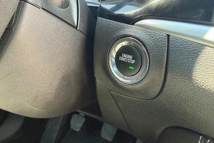 Sølv Opel Astra fra 2018