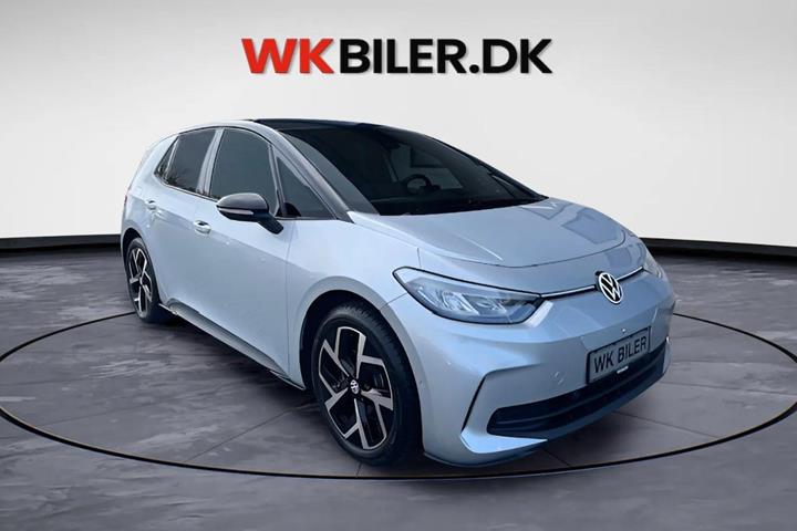 Sølv VW ID.3 fra 2025 set udefra