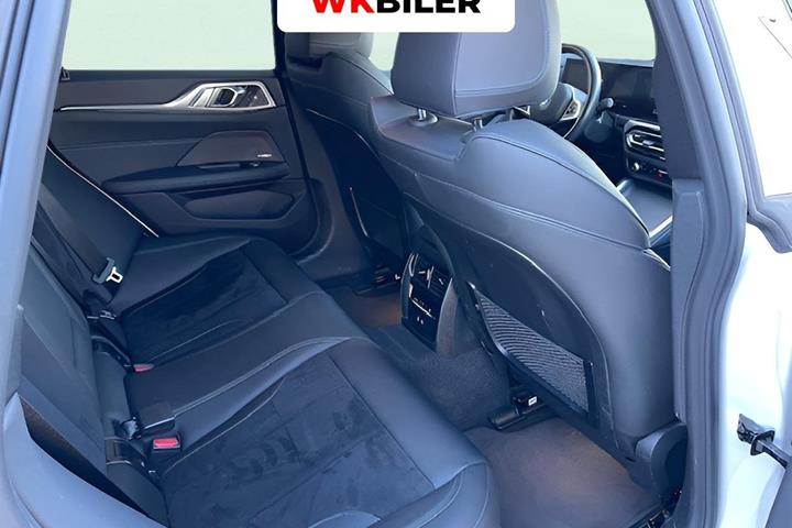 Hvid BMW i4 fra 2024