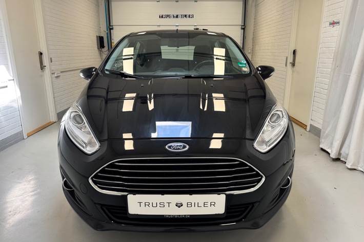 Sort Ford Fiesta fra 2015