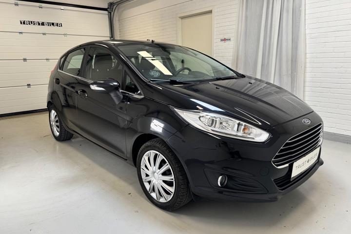 Sort Ford Fiesta fra 2015