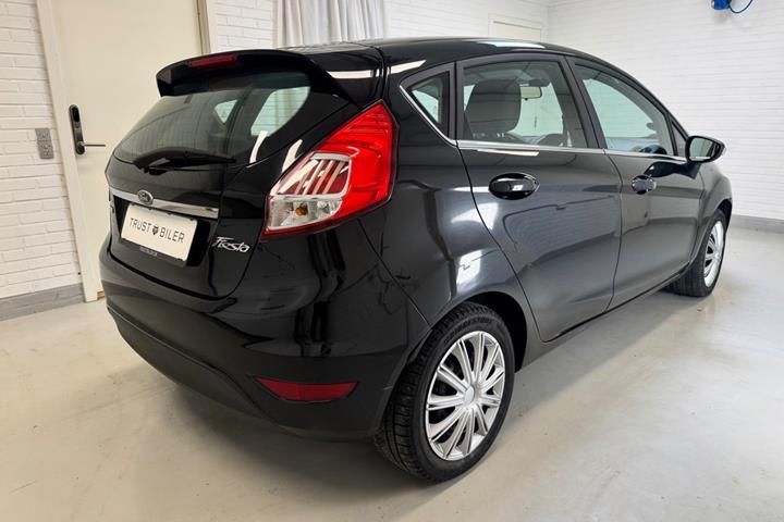 Sort Ford Fiesta fra 2015