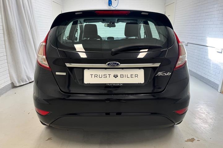 Sort Ford Fiesta fra 2015
