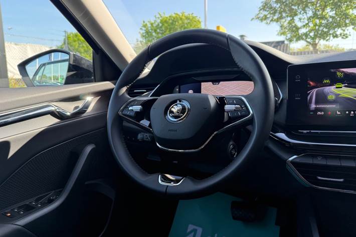 Sort Skoda Octavia fra 2024