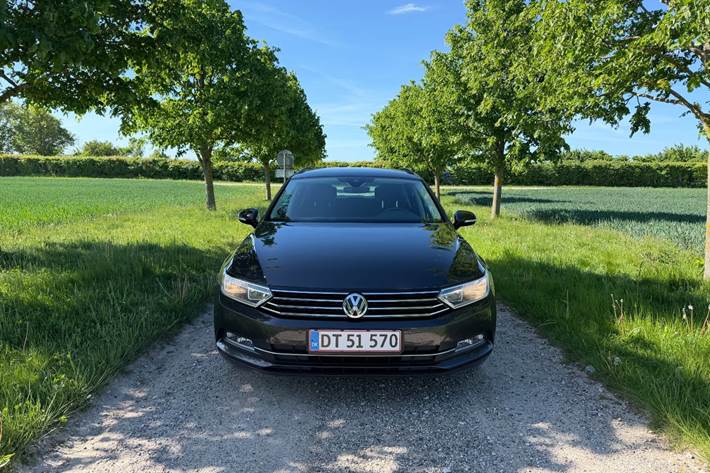 Sort VW Passat fra 2018