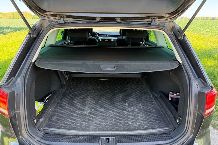 Sort VW Passat fra 2018