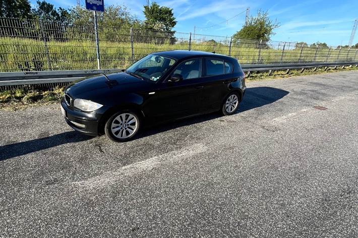 Sort BMW 116d fra 2011