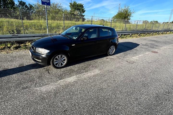 Sort BMW 116d fra 2011