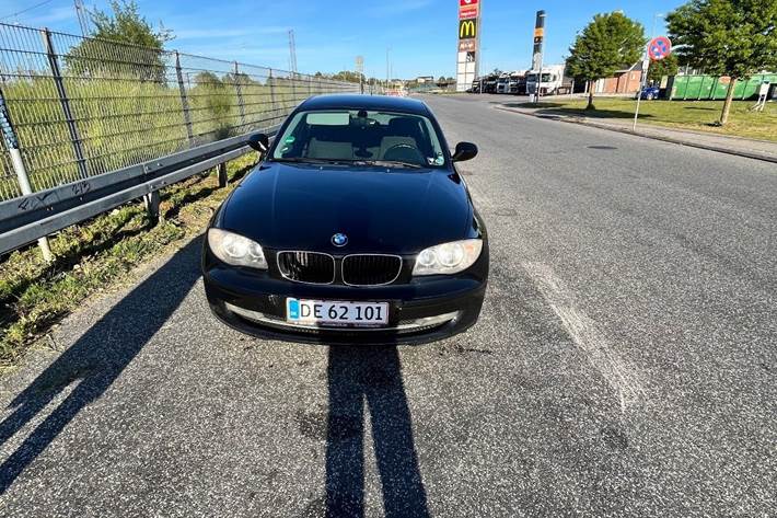 Sort BMW 116d fra 2011