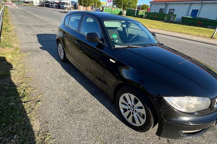 Sort BMW 116d fra 2011