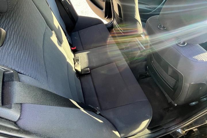 Sort BMW 116d fra 2011 set indefra