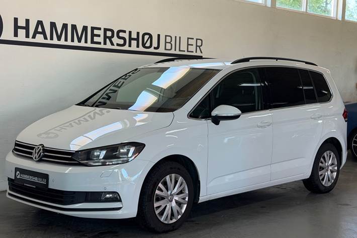 Hvid VW Touran fra 2019