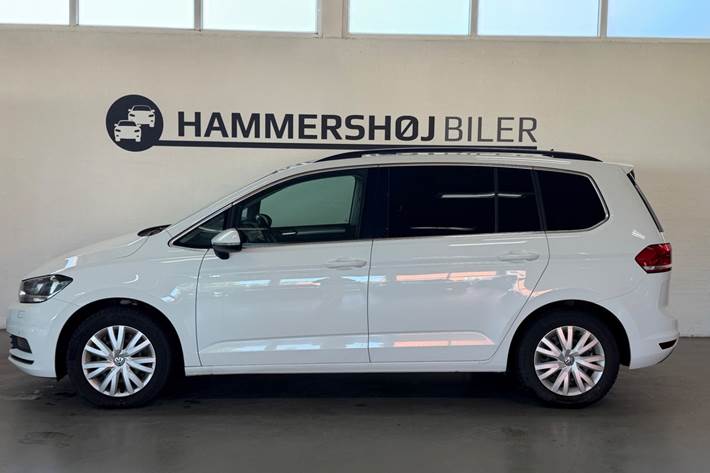 Hvid VW Touran fra 2019