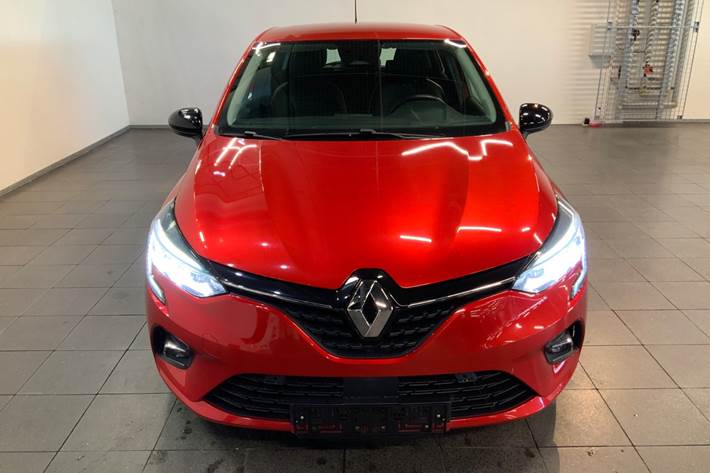 Rød Renault Clio V fra 2019