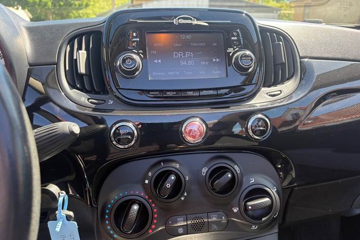 Sort Fiat 500C fra 2018
