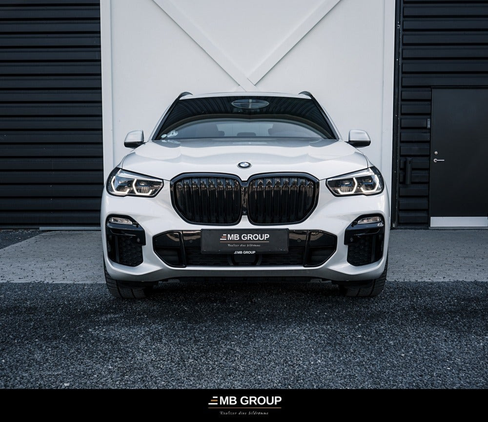 Gul BMW X5 fra 2021