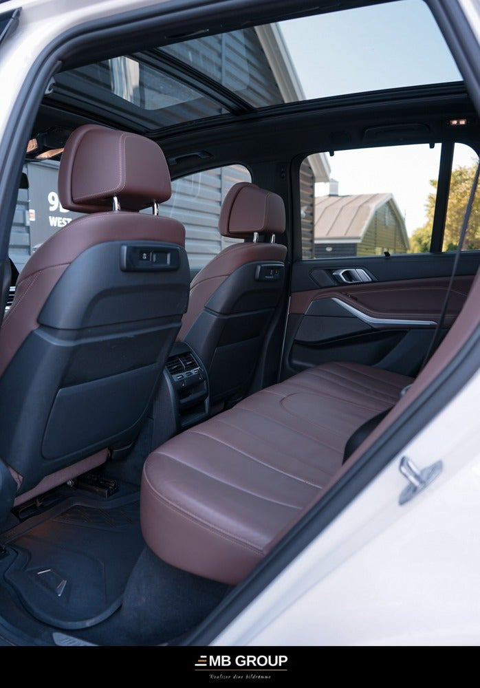 Gul BMW X5 fra 2021