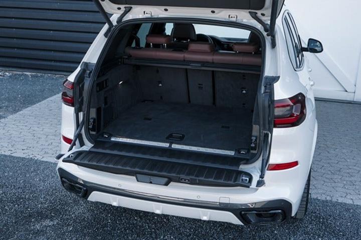 Gul BMW X5 fra 2021