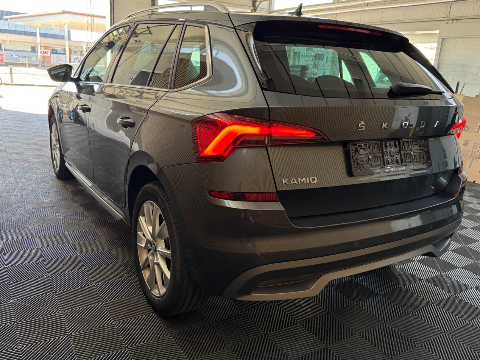 Grå Skoda Kamiq fra 2021