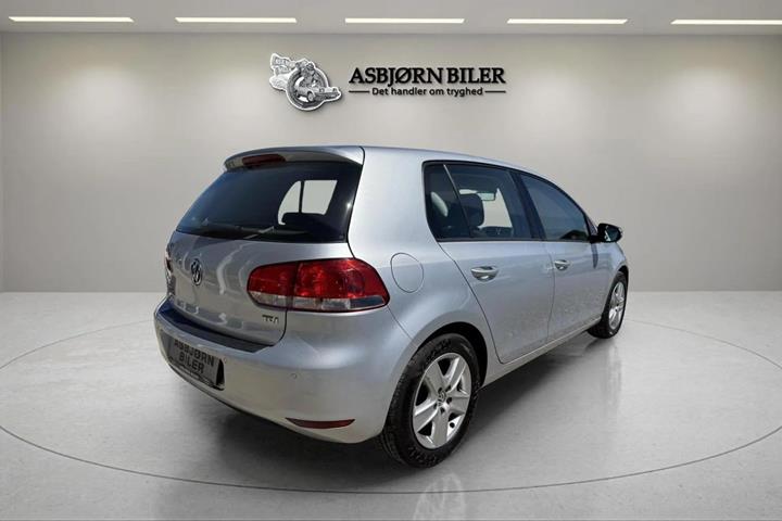 Sølv VW Golf VI fra 2010