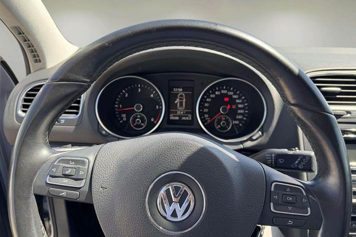 Sølv VW Golf VI fra 2010