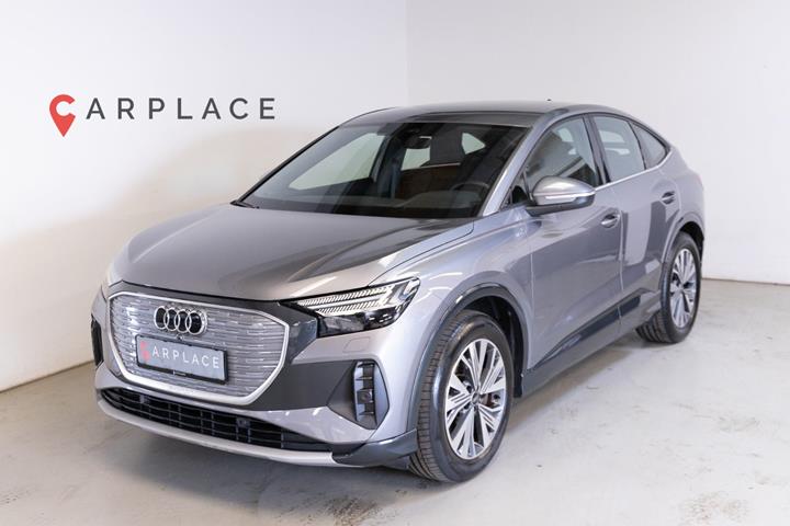 Grå Audi Q4 e-tron fra 2022
