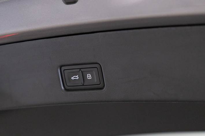 Grå Audi Q4 e-tron fra 2022