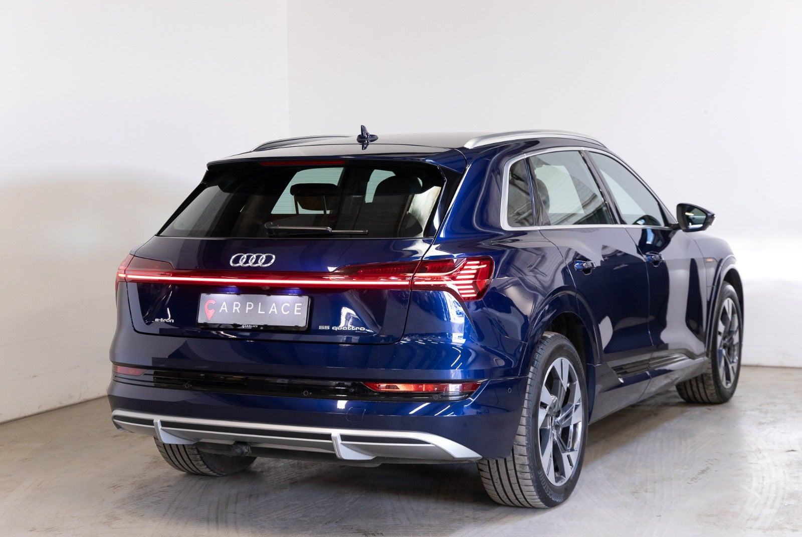 Blå Audi e-tron fra 2023