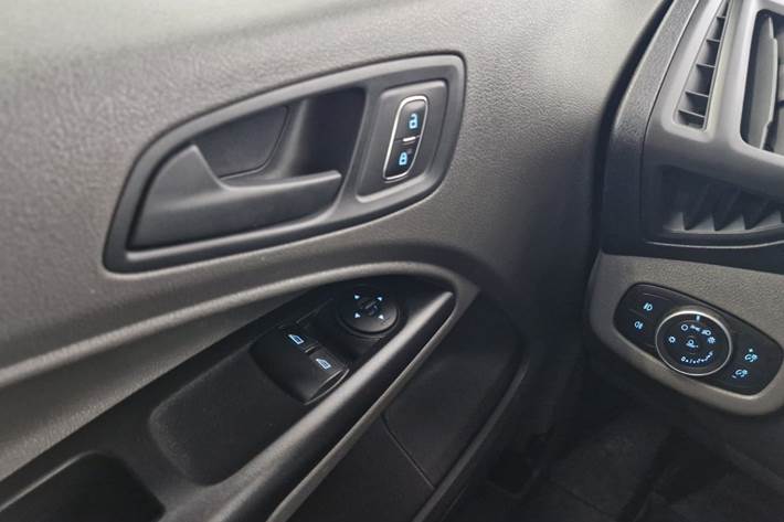Grå Ford Transit Connect fra 2020