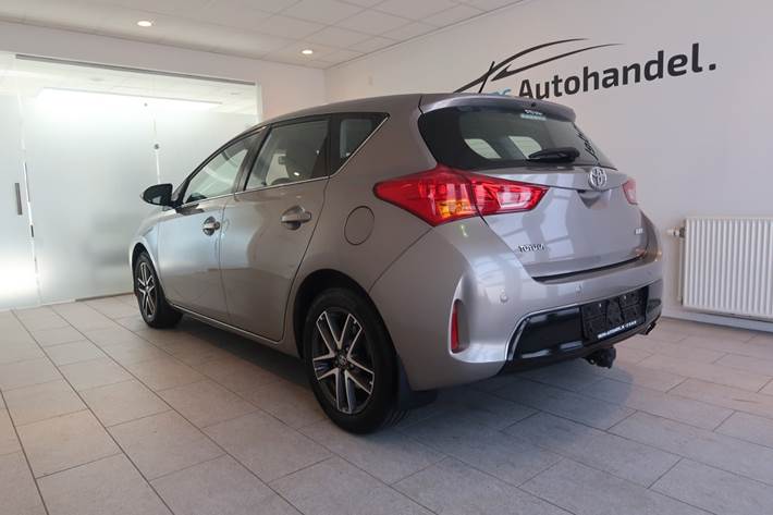 Bronze Toyota Auris fra 2013