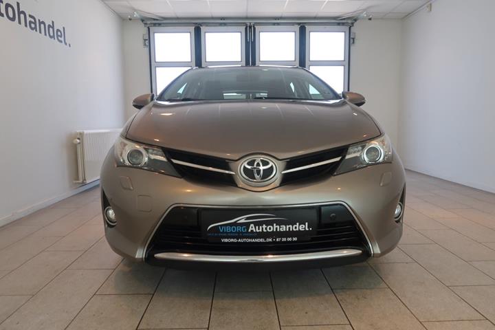 Bronze Toyota Auris fra 2013