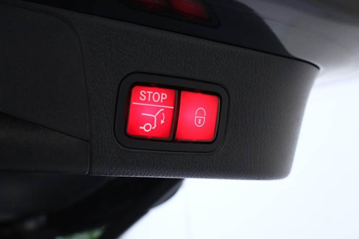 Sort Mercedes EQB300 fra 2023