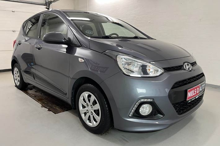 Grå Hyundai i10 fra 2016