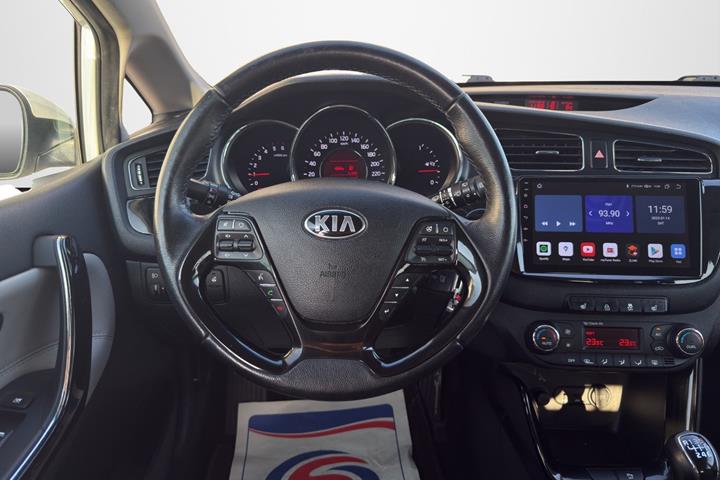 Hvid Kia Ceed fra 2015