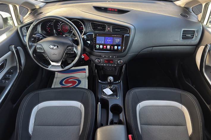 Hvid Kia Ceed fra 2015