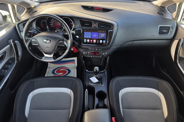 Hvid Kia Ceed fra 2015