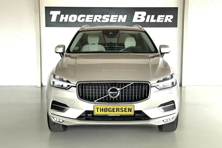 Beige Volvo XC60 fra 2019