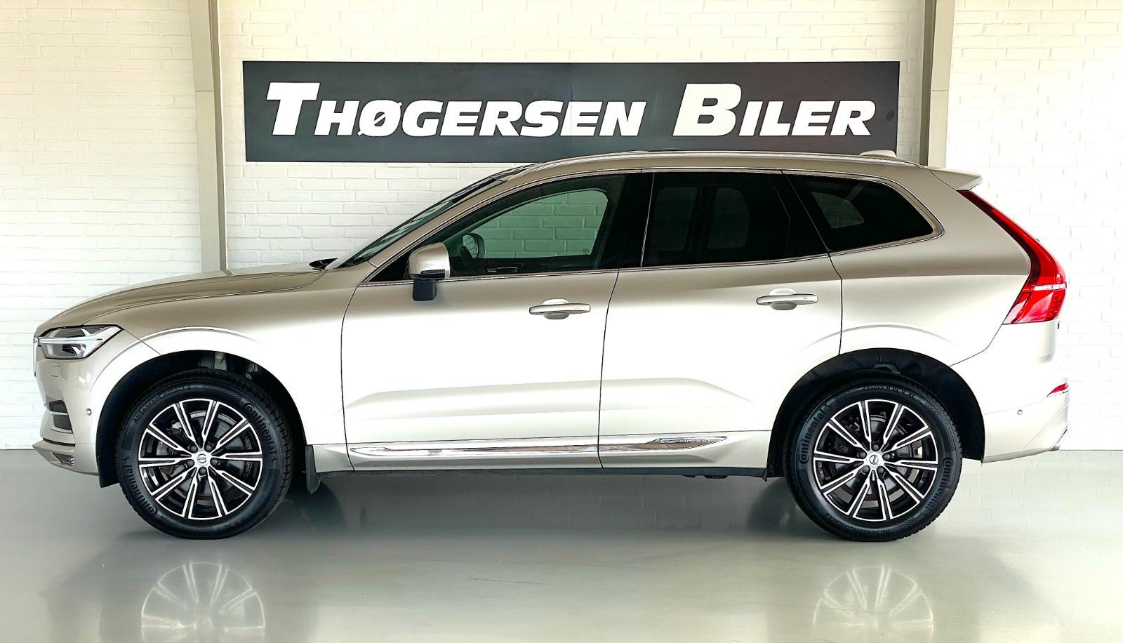 Beige Volvo XC60 fra 2019