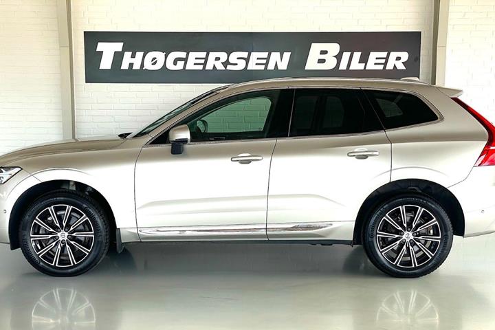 Beige Volvo XC60 fra 2019