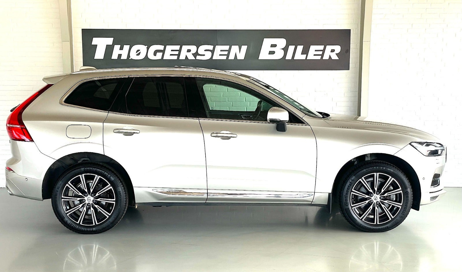 Beige Volvo XC60 fra 2019