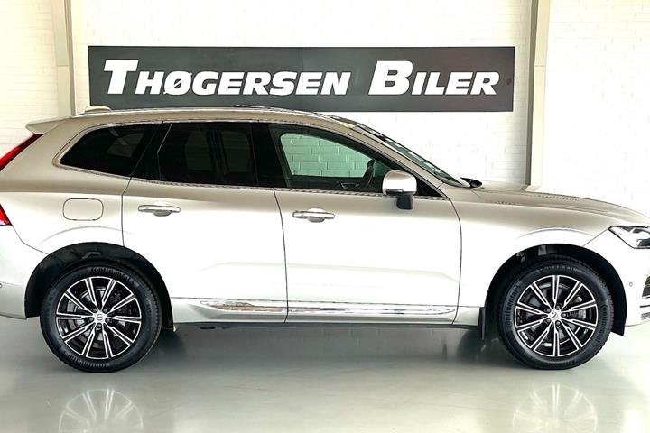 Beige Volvo XC60 fra 2019