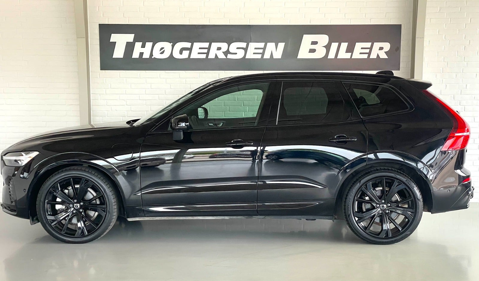 Sort Volvo XC60 fra 2025