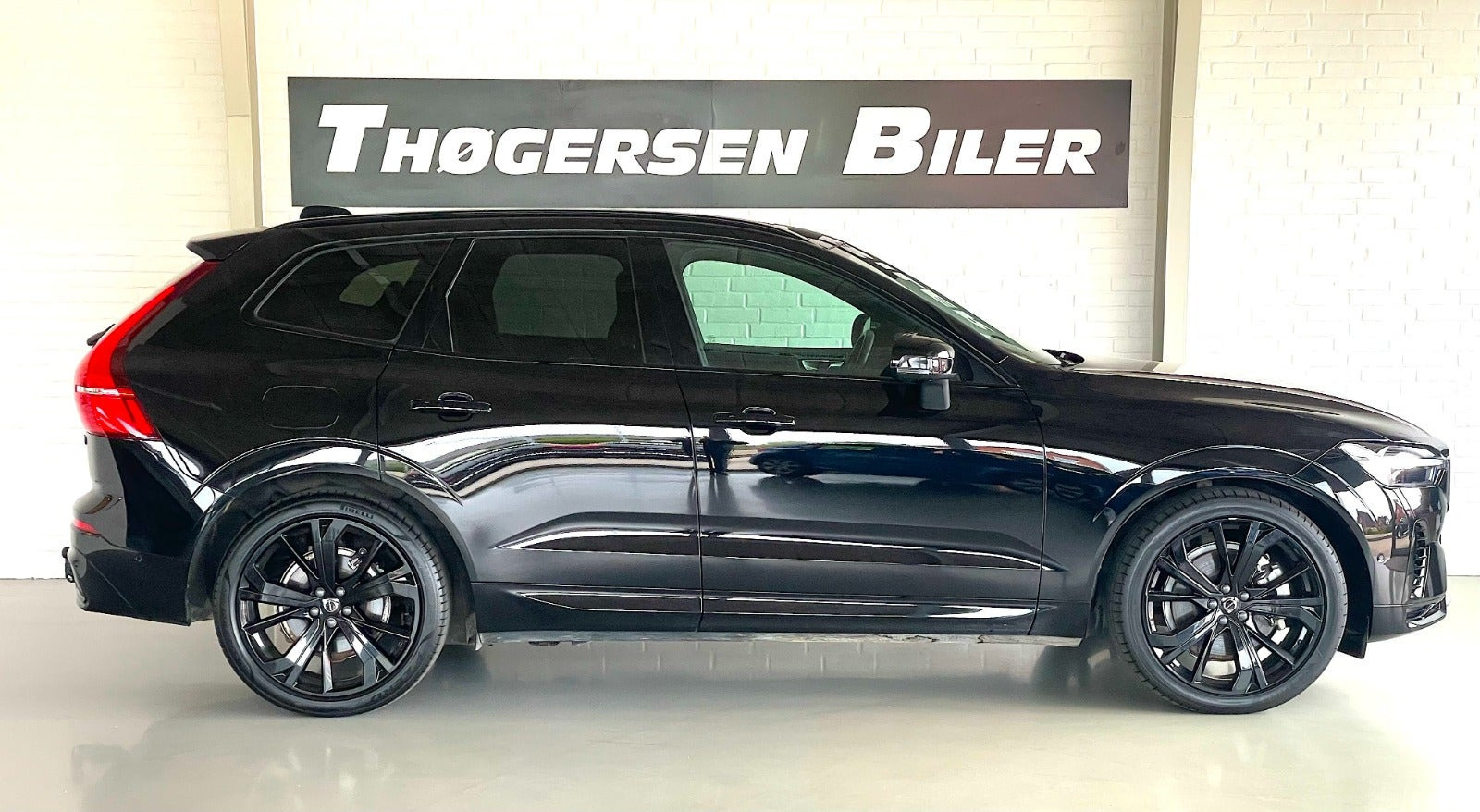 Sort Volvo XC60 fra 2025