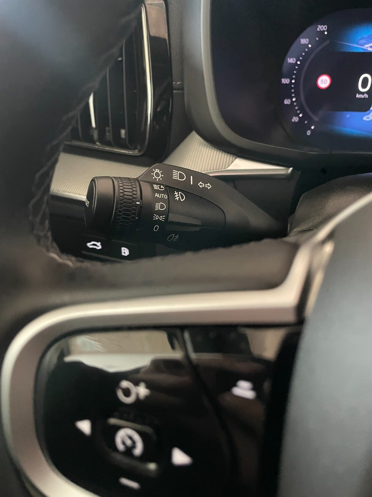 Sort Volvo XC60 fra 2025