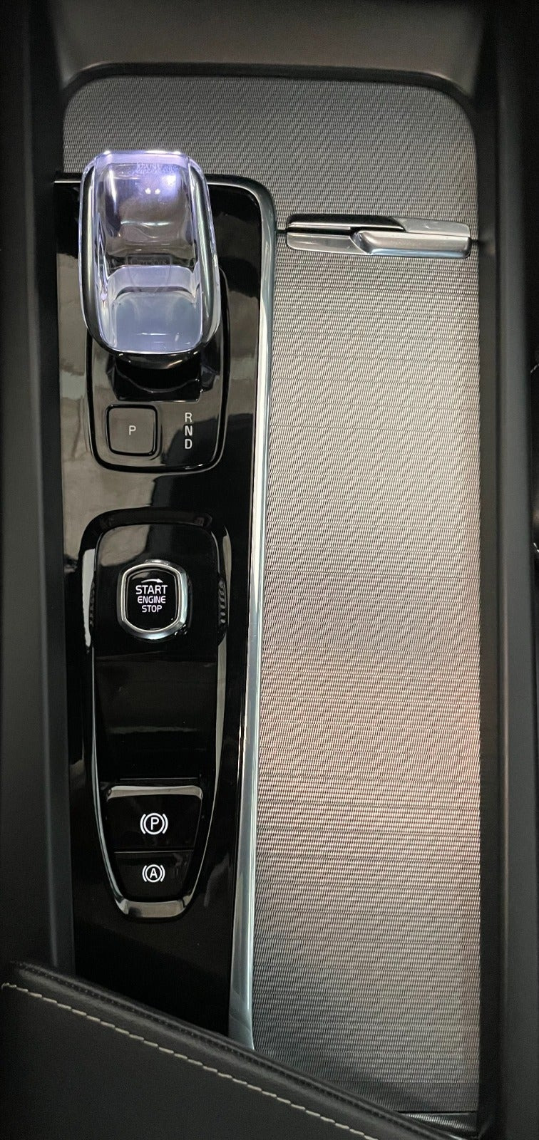 Sort Volvo XC60 fra 2025
