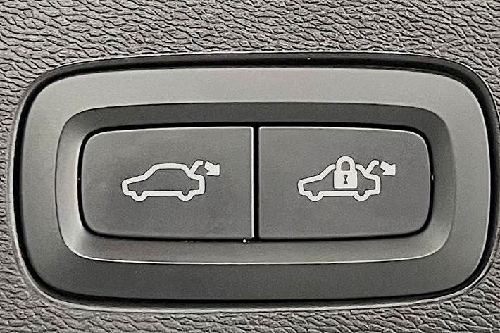 Sort Volvo XC60 fra 2025